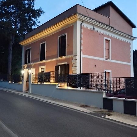 Villino Chelidonia Subiaco Bed & Breakfast Bagian luar foto